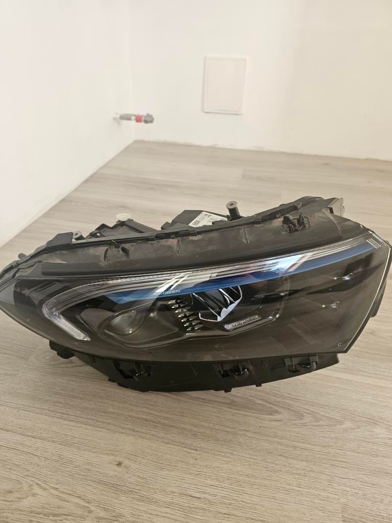 Mercedes EQB, Ophalen