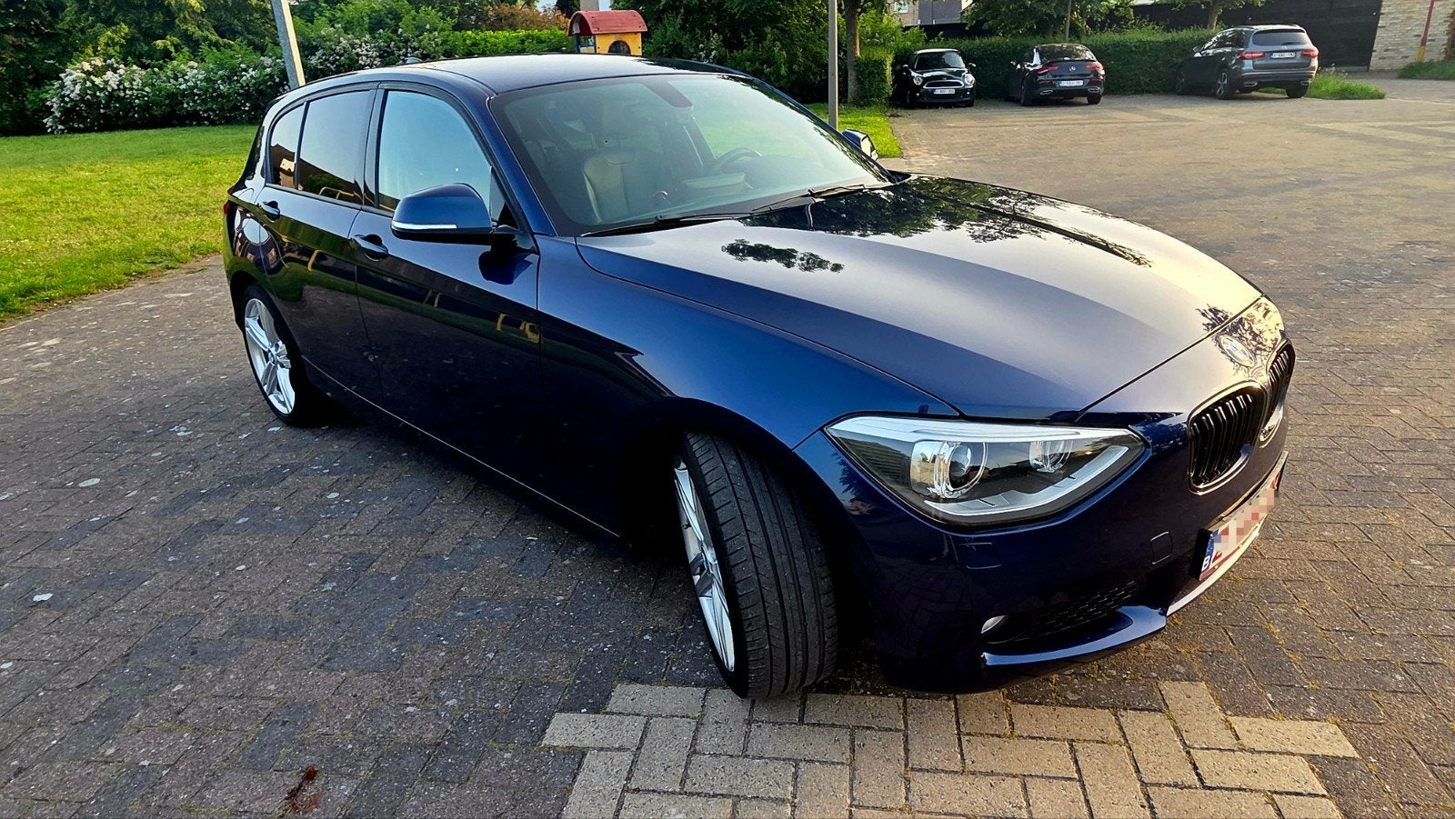 BMW 118i Automaat, LED, Leder, Navi, Zetelverwarming, Auto's, Automaat, Zwart, 4 cilinders, Blauw