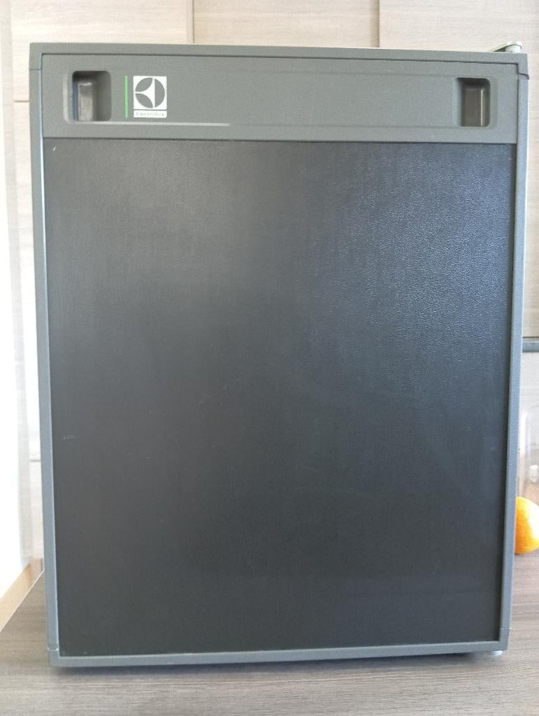 Réfrigérateur R180H Electrolux, Sans bac à congélation, Moins de 45 cm, Enlèvement, Utilisé