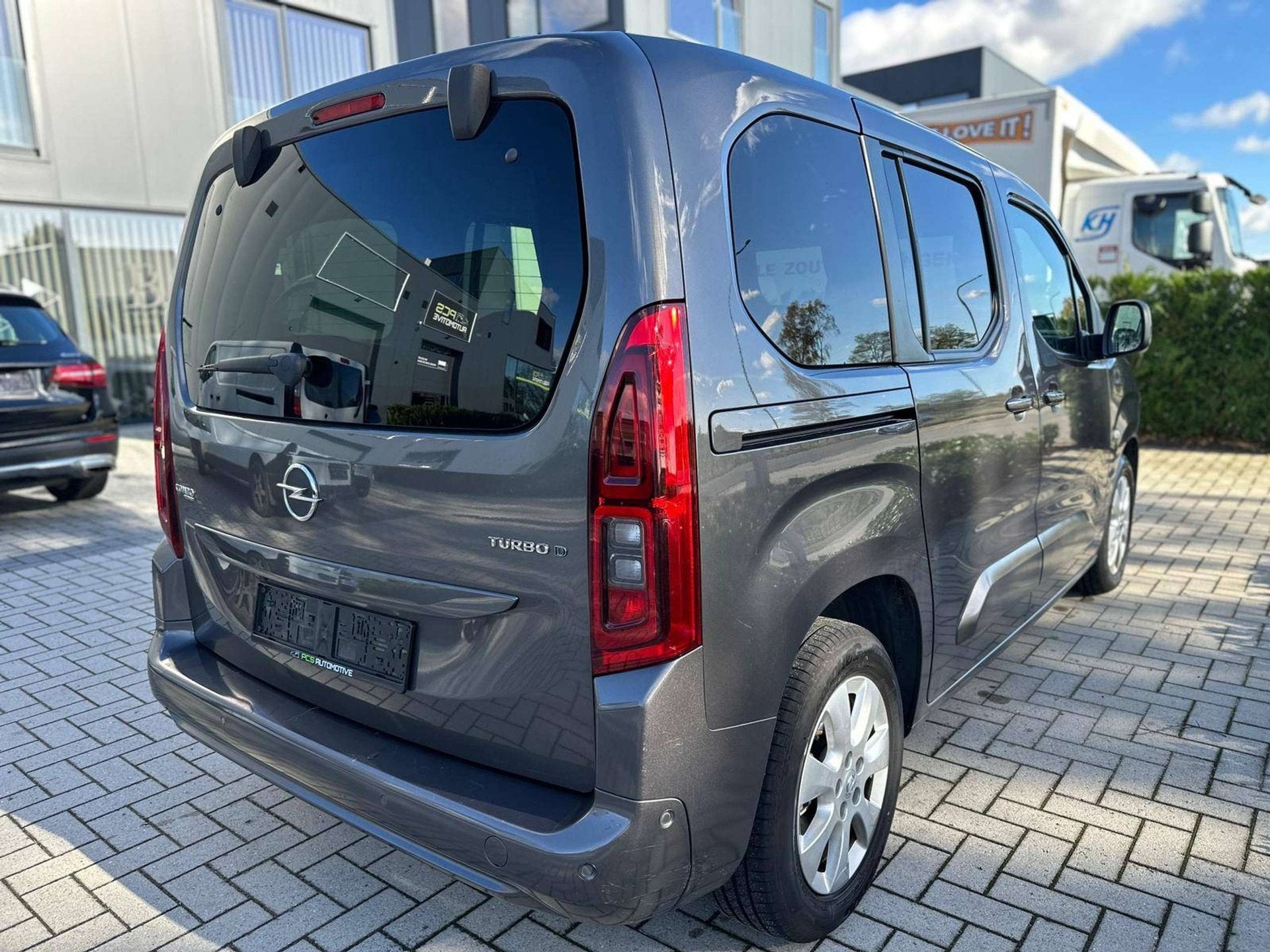 Opel Combo Life 1.5 Diesel / L1H1 / Automaat / 2019 / 12 Maa, Autos, Achat, https://public.car-pass.be/vhr/48fde055-a946-47ee-9540-bd05b381cb44