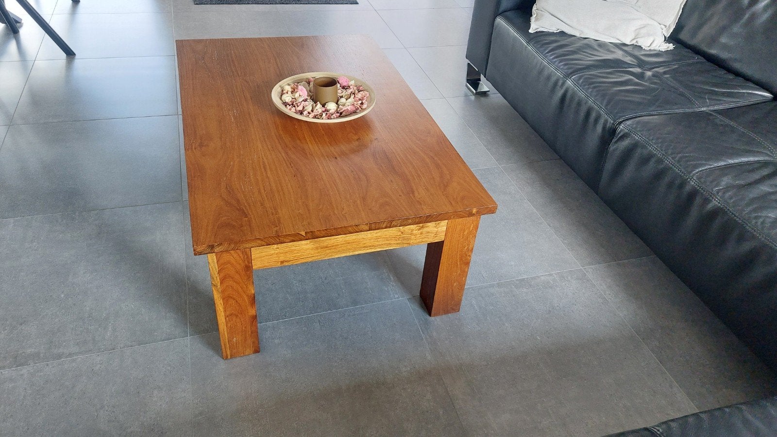 massief houten salontafel, Ophalen