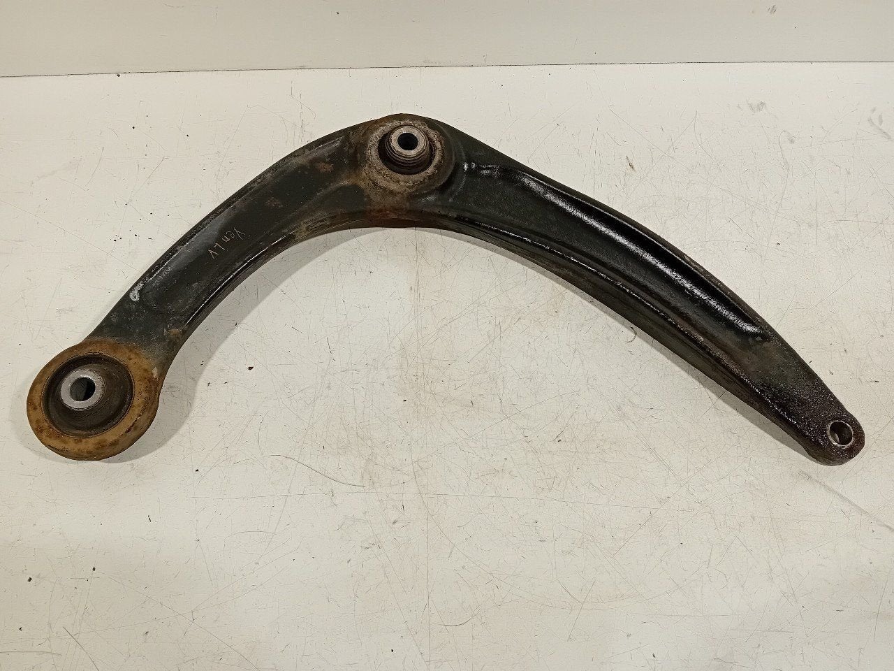 Draagarm links voor Peugeot 5008, Onderdelen@venauto.nl, Van der Ven Autorecycling B.V., Ettenseweg 76, 4706 PB Roosendaal, The Netherlands