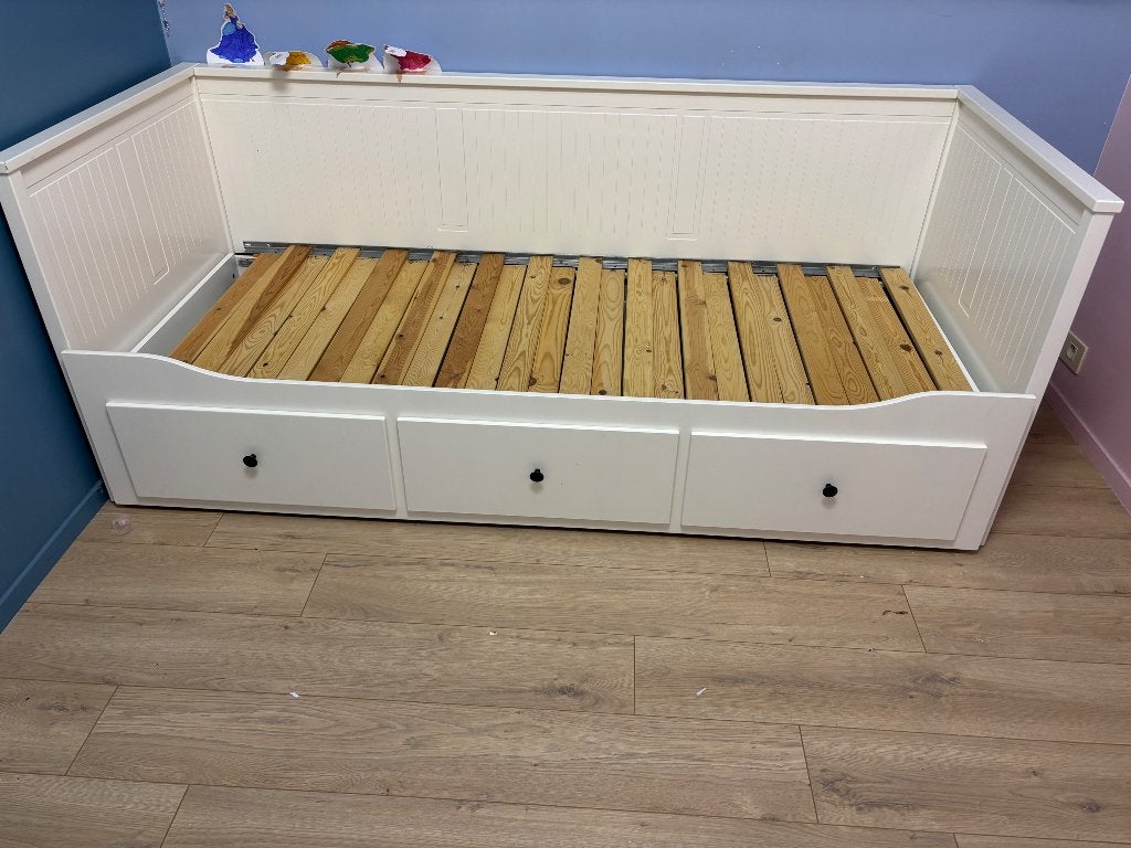 IKEA bed, Huis en Inrichting, Slaapkamer | Bedden, Ophalen, Gebruikt, Tweepersoons