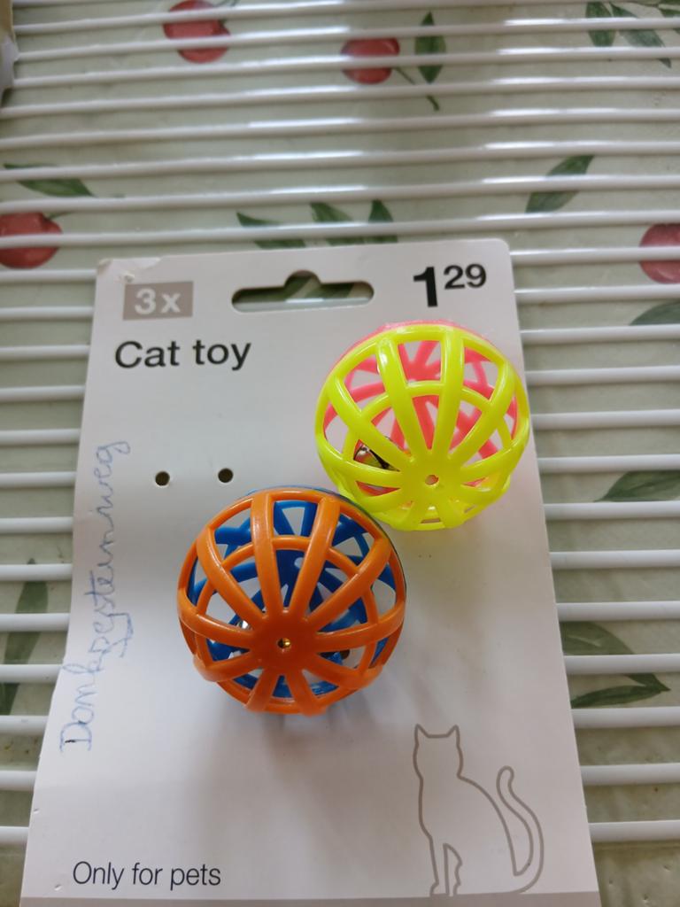 Katten  bakjes eetbakje, Ophalen