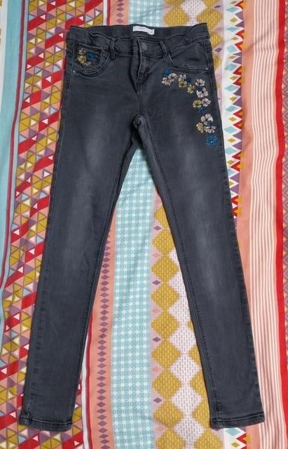 Jeans met bloemenaccenten – Name It (maat 152), Broek, Gebruikt, Meisje, Name it