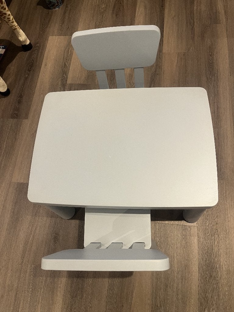 kindertafel met 2 stoelen, Kinderen en Baby's, Kinderkamer | Tafels en Stoelen, Ophalen, Gebruikt, Tafel(s) en Stoel(en)