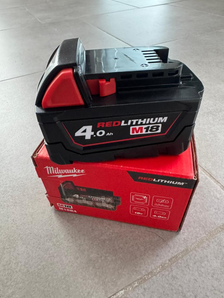 Milwaukee M18 REDLITHIUM 4.0Ah - Batterie neuve, Enlèvement, Neuf