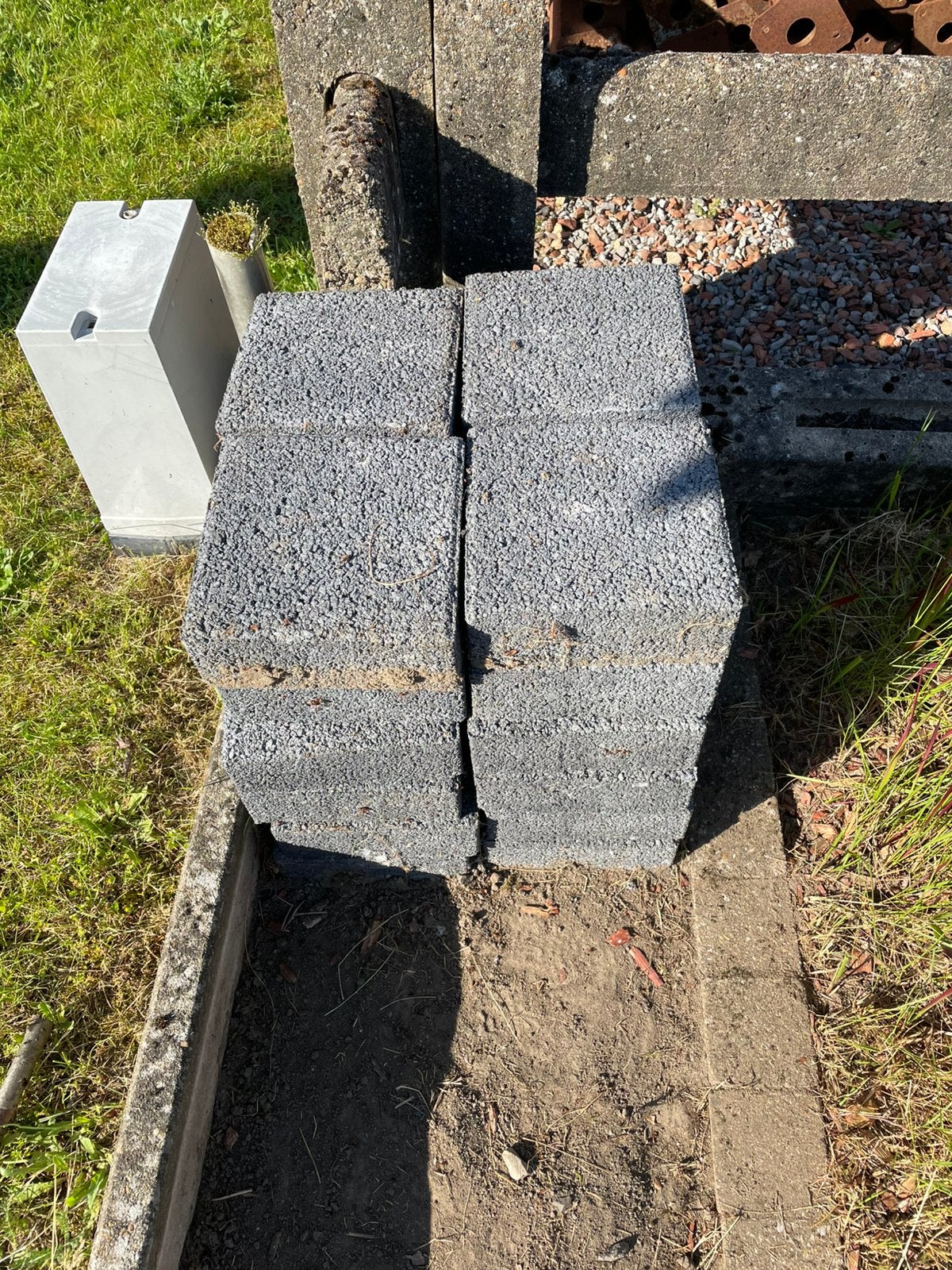 32 stuks waterdoorlatende klinkers 22x22x8cm, Enlèvement, Neuf, Moins de 5 m², Briques