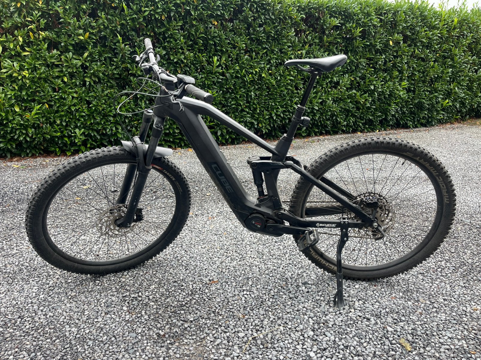 625 W elektrische mountainbike met kubus. Jaar 2021, Ophalen, Gebruikt
