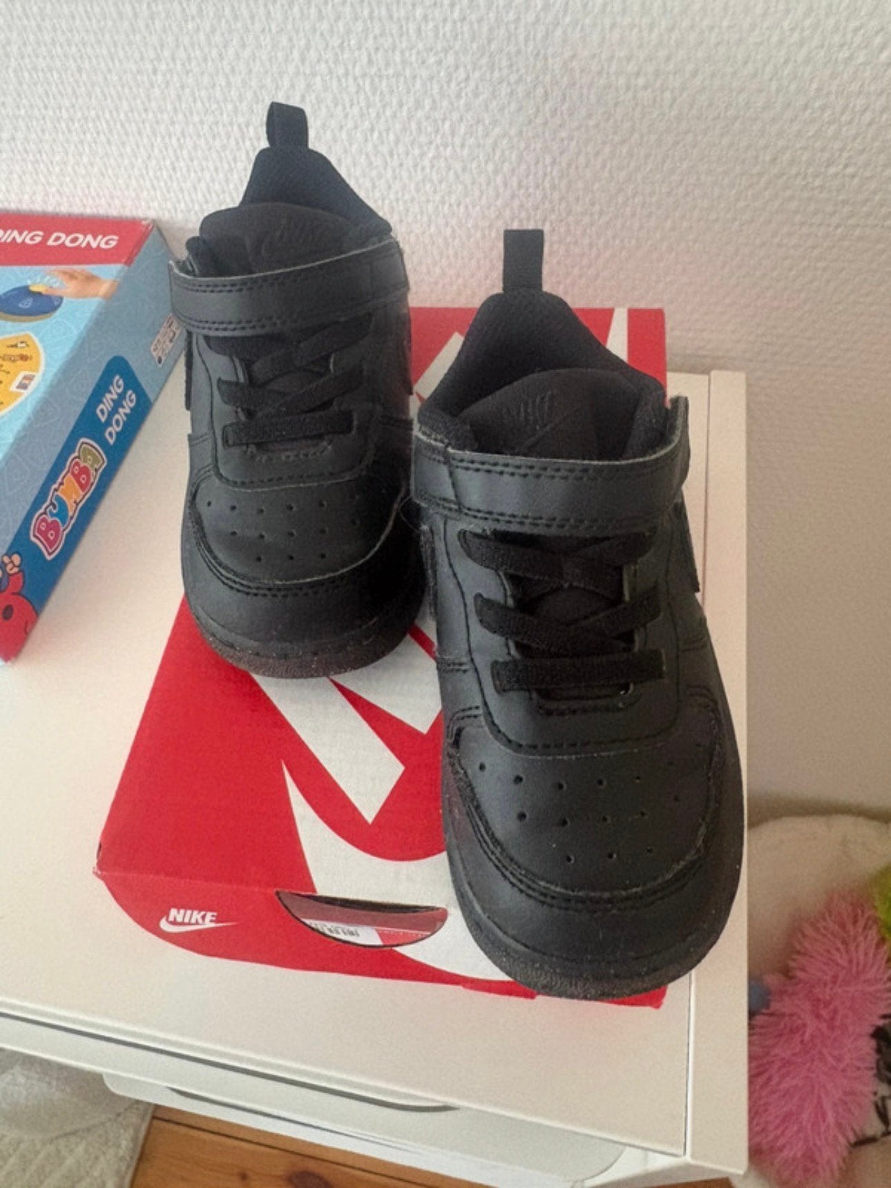 Lot de 2 paires nike noir et blanche, Enlèvement, Comme neuf