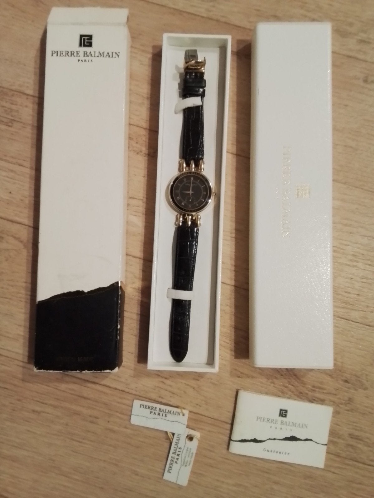 VINTAGE 1994 ULTRA PLATTE PIERRE BALMAIN PARIS HORLOGE, Montre-bracelet, Autres marques, Cuir, Comme neuf