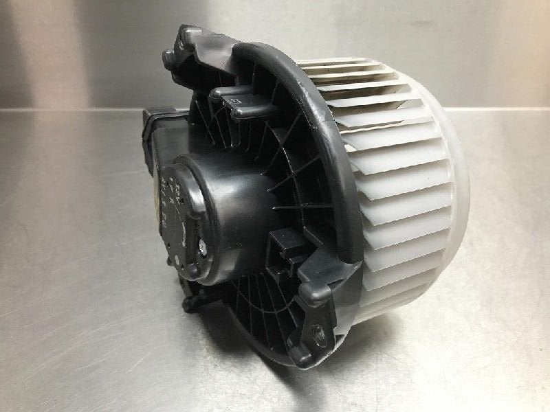 KACHEL VENTILATORMOTOR Toyota Yaris III (P13), Gebruikt, Toyota