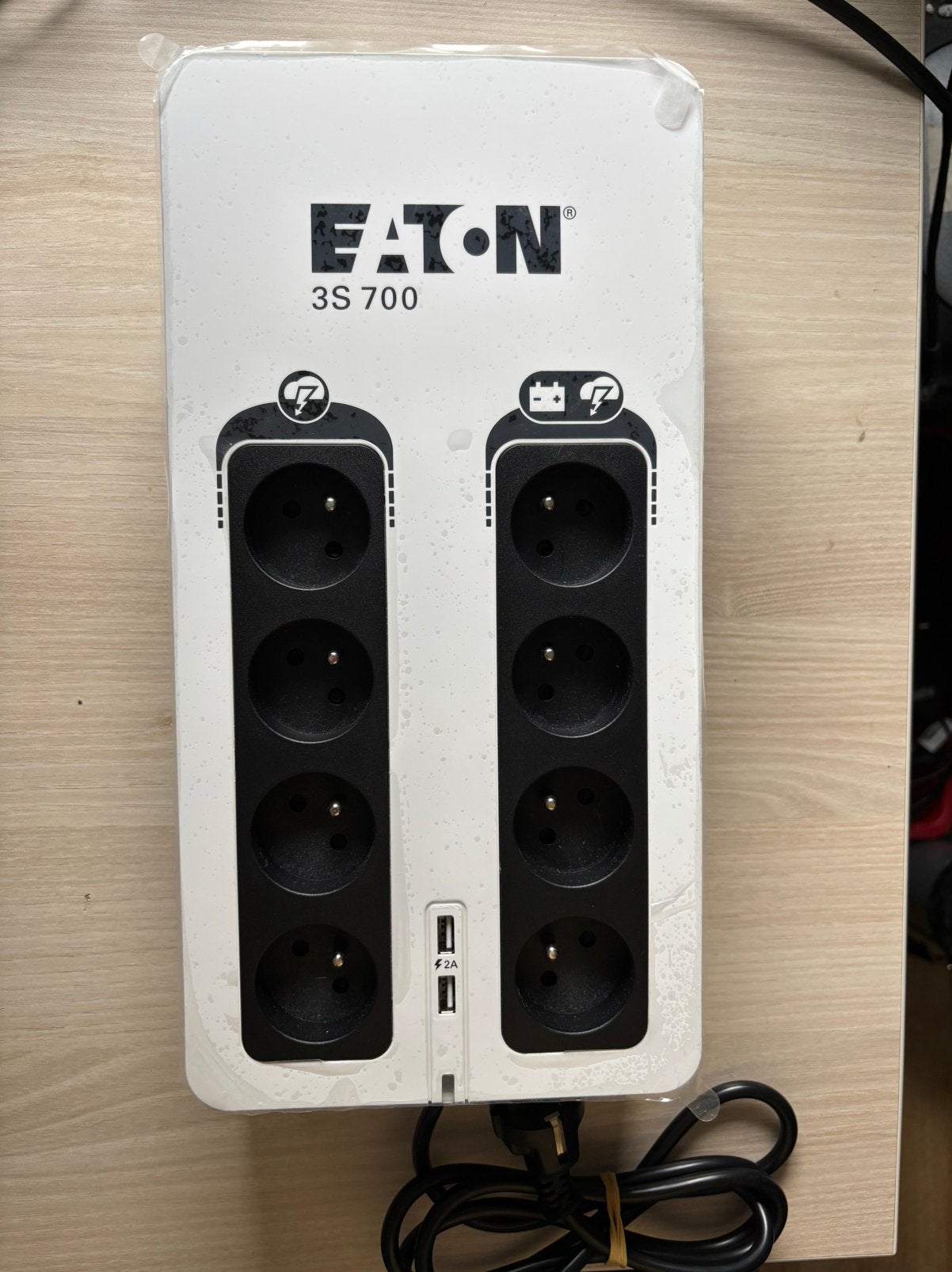 Eaton 3S 700 Surge Arrester Inverter - 1 jaar garantie, Computers en Software, Ophalen of Verzenden, Zo goed als nieuw, Eaton Industries S.A.