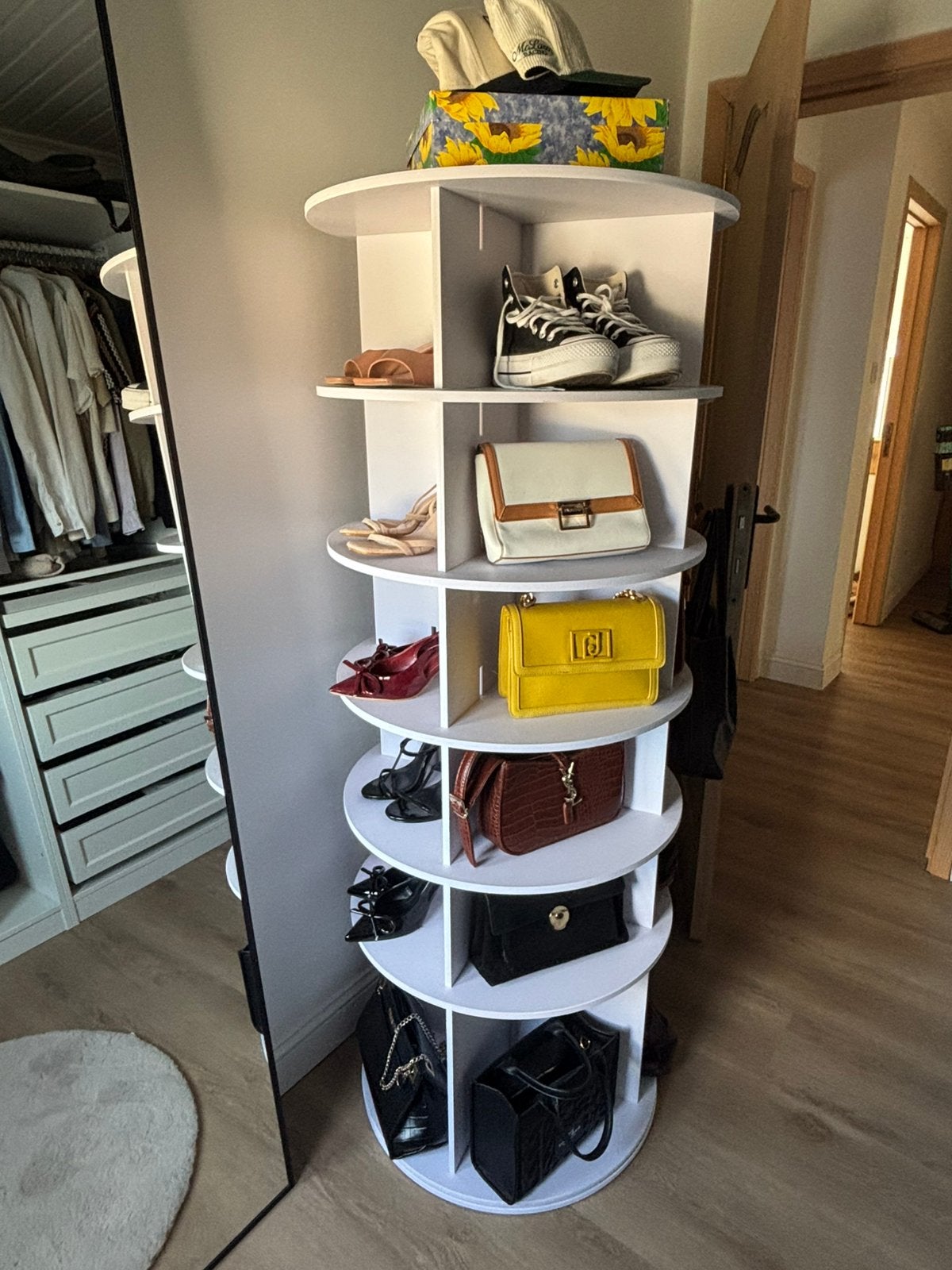 Witte roterende houten kast, Huis en Inrichting, Ophalen, Zo goed als nieuw