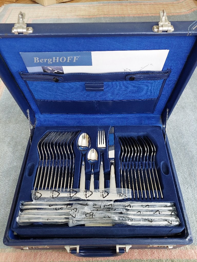 Ménagère de couverts 110 pièces (Neuf - jamais servi), Enlèvement, Neuf, Inox ou Chrome, Ensemble de couverts