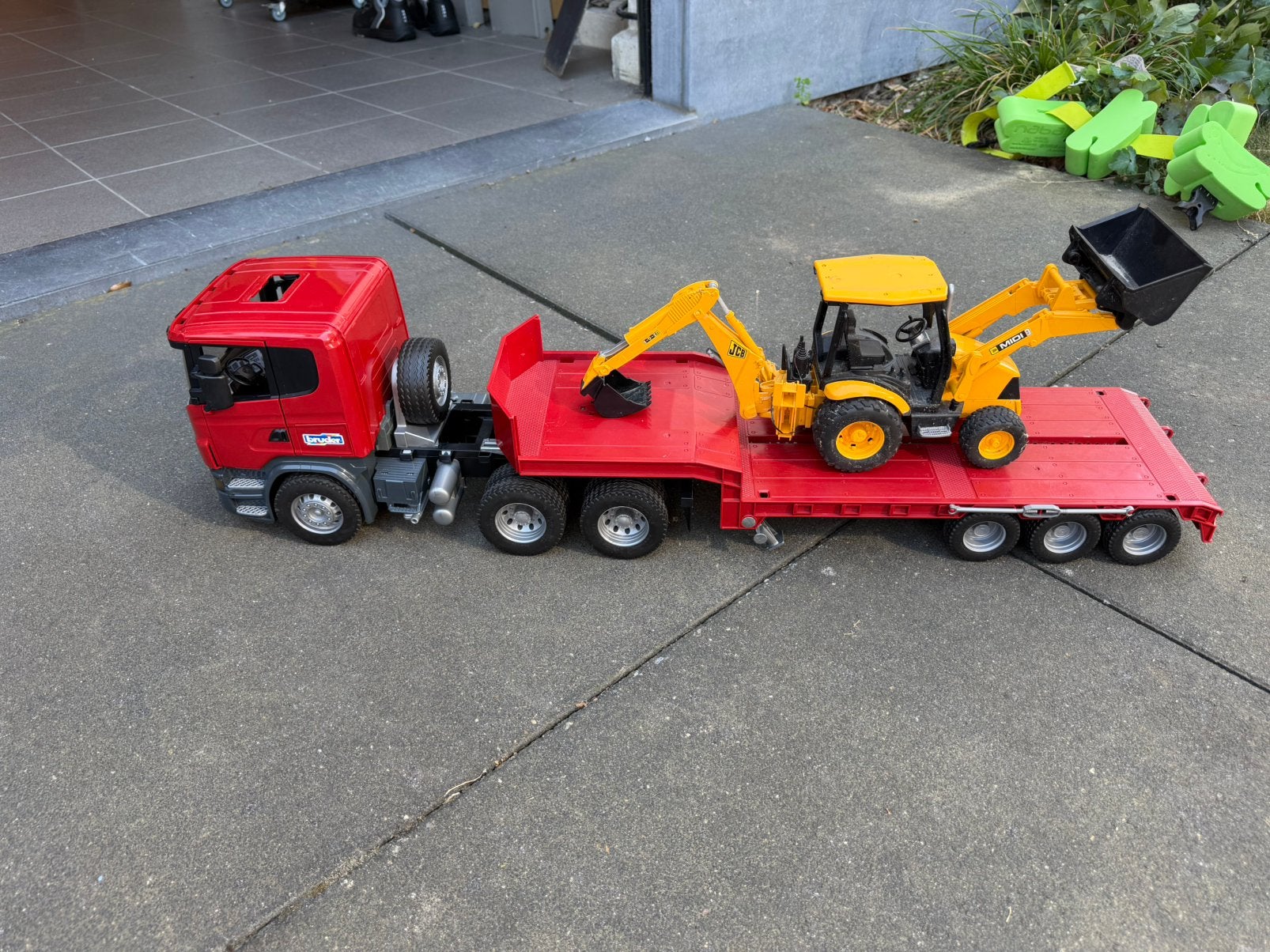 Bruder : Transportwagen + 2 graafmachines, Hobby en Vrije tijd, Ophalen of Verzenden, Gebruikt