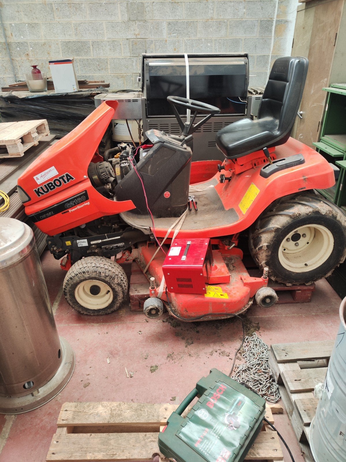 Kubota g260 tractor 3-cilinder dieselmotor, Ophalen