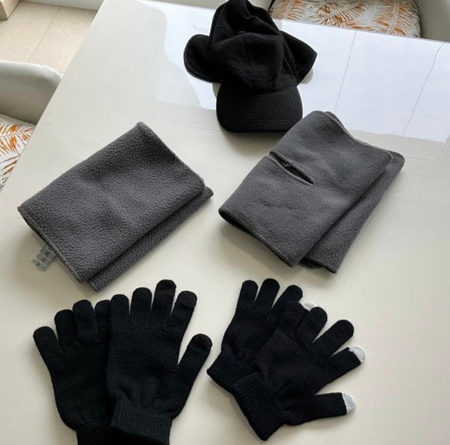 Complete en frisse wintersportset, Kleding | Heren, Ophalen of Verzenden, Zo goed als nieuw, Muts