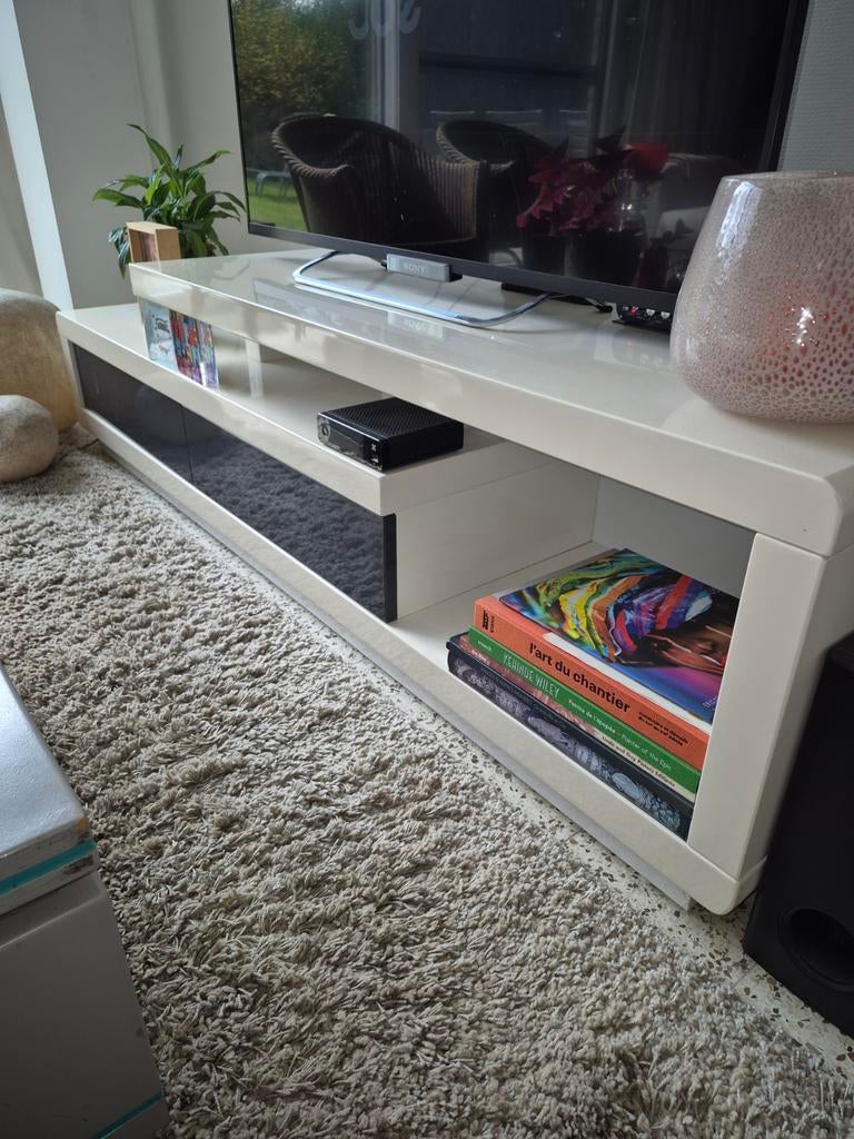 magnifique meuble TV laqué blanc avec 2 tiroirs, Enlèvement