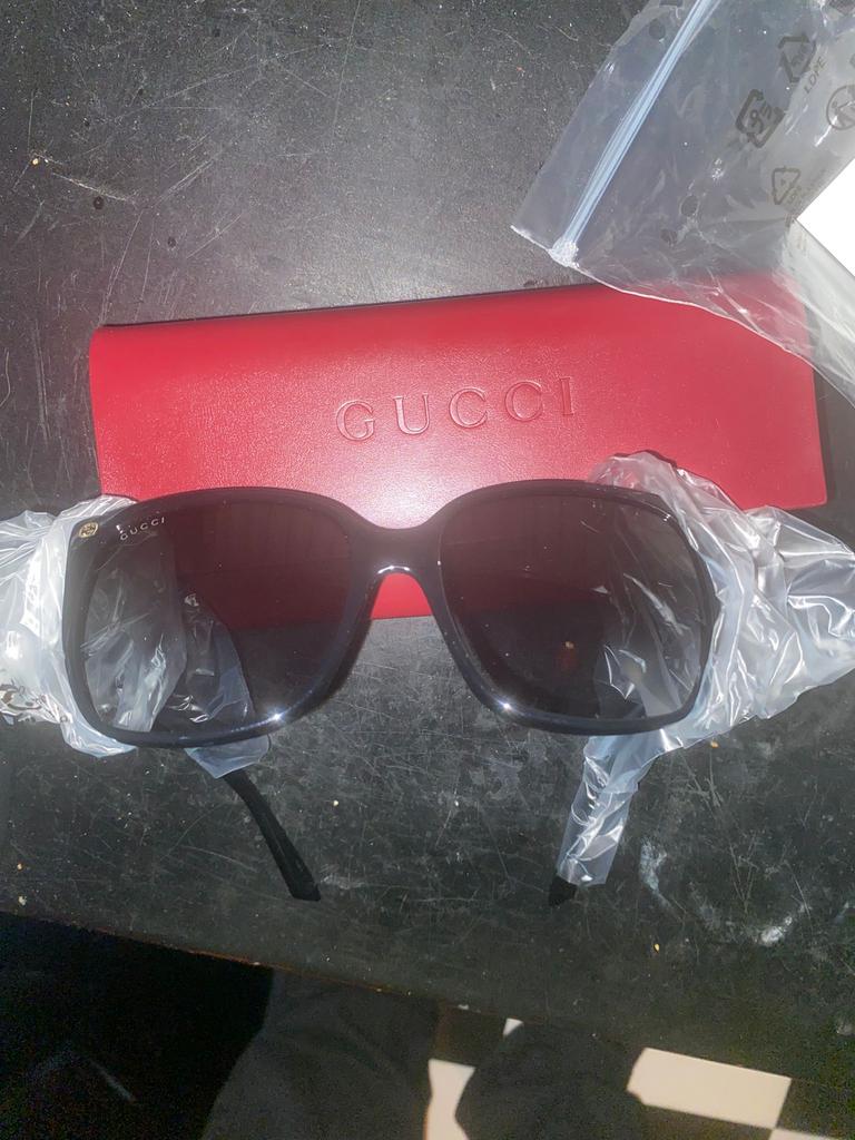 Gucci dames zonnebril ongedragen origineel met aankoopbewijs, Ophalen of Verzenden, Zonnebril