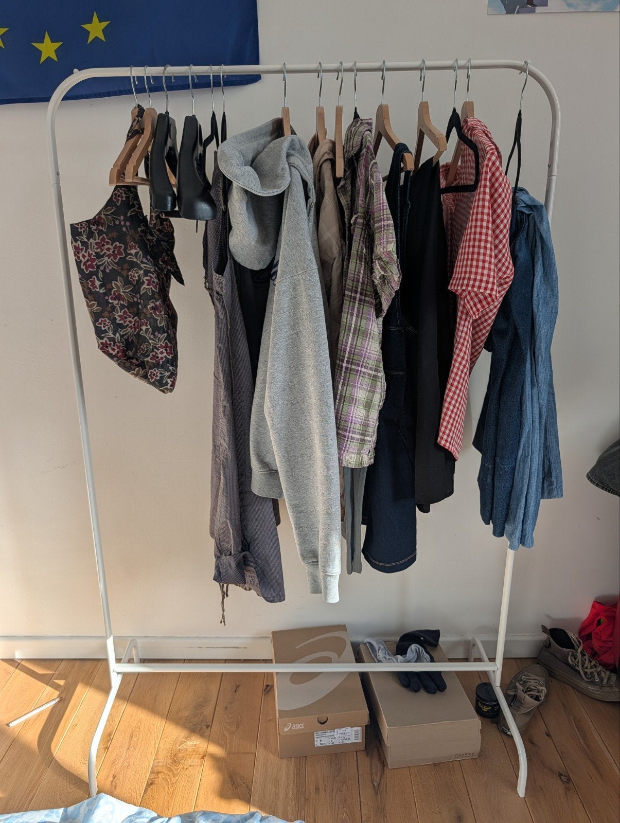 Portant IKEA MULIG + 15 cintres, Kleding | Dames, Kledingrekken, Zo goed als nieuw, Ophalen