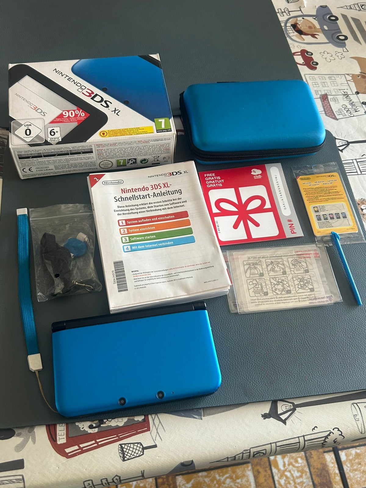 Nintendo 3ds xl blue+black in doos, Blauw, Ophalen of Verzenden, Met beschermhoes of tas, 3DS