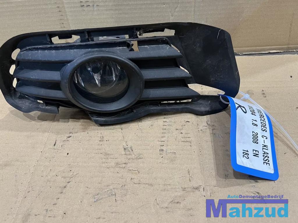 MERCEDES C KLASSE W204 Rechts mistlamp rooster 2007-2011, Gebruikt, Mercedes-Benz AG, Mercedes-Benz, Mercedesstrasse 120
70372  Stuttgart, DE