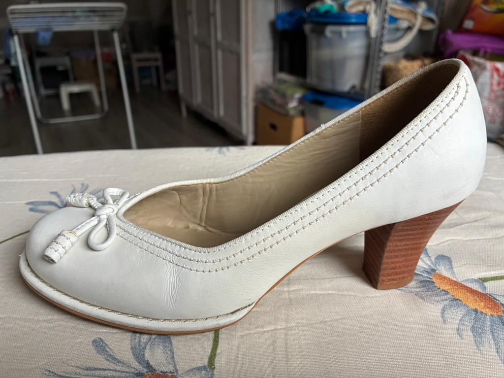 Dames pumps Clarks maat 37 wit, Kleding | Dames, Schoenen, Ophalen, Zo goed als nieuw, Pumps