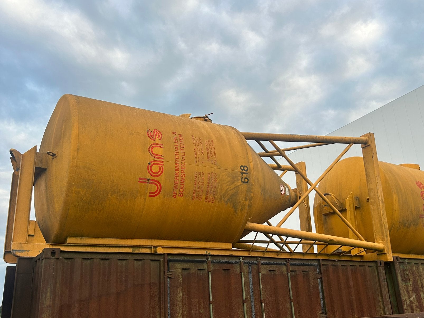 Cementsilo/ kalksilo op containerslede, Enlèvement