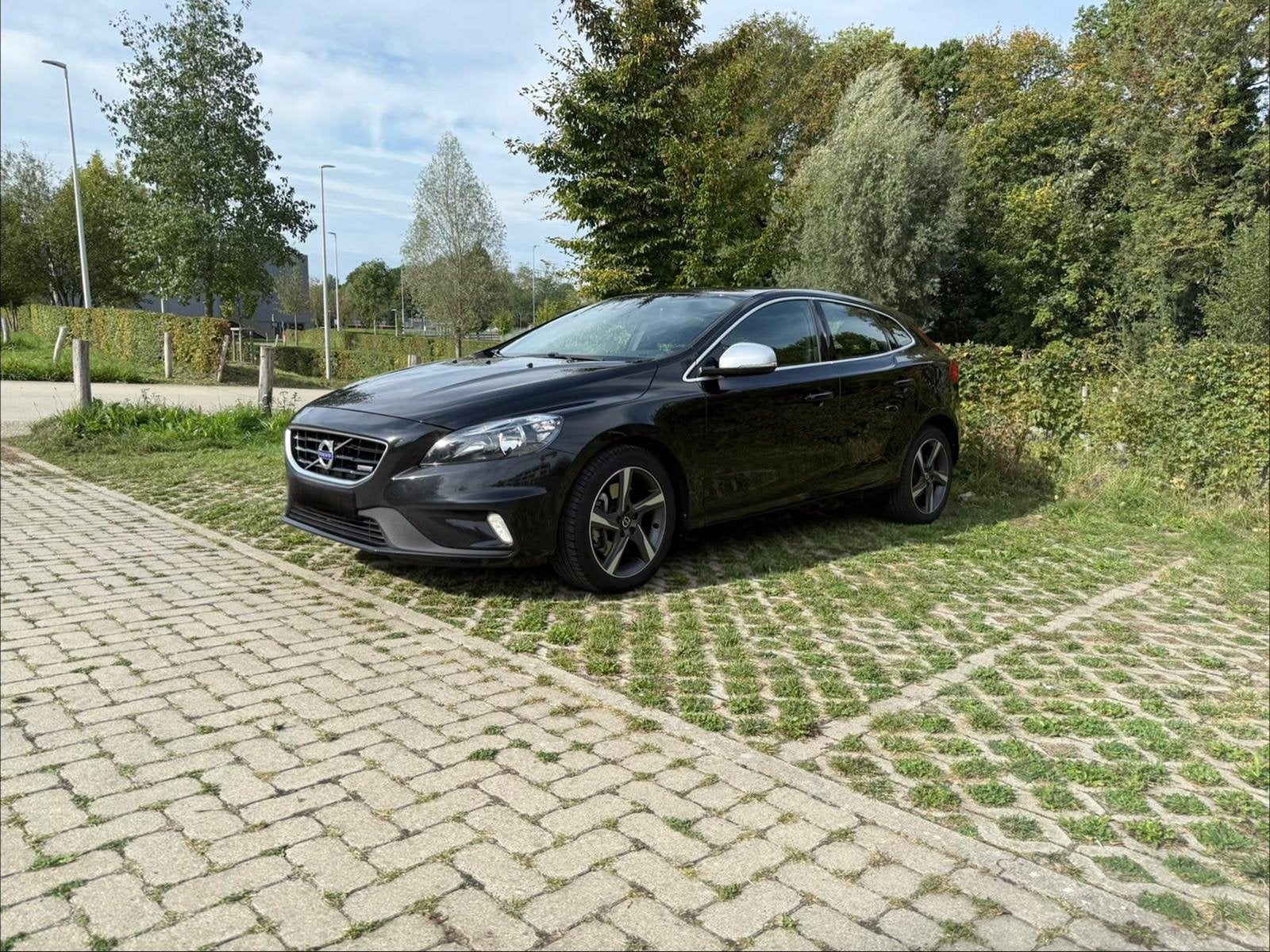 VOLVO V40 R-design 2.0 D4, Auto's, Voorwielaandrijving, Zwart, 4 cilinders, Verwarmde buitenspiegels