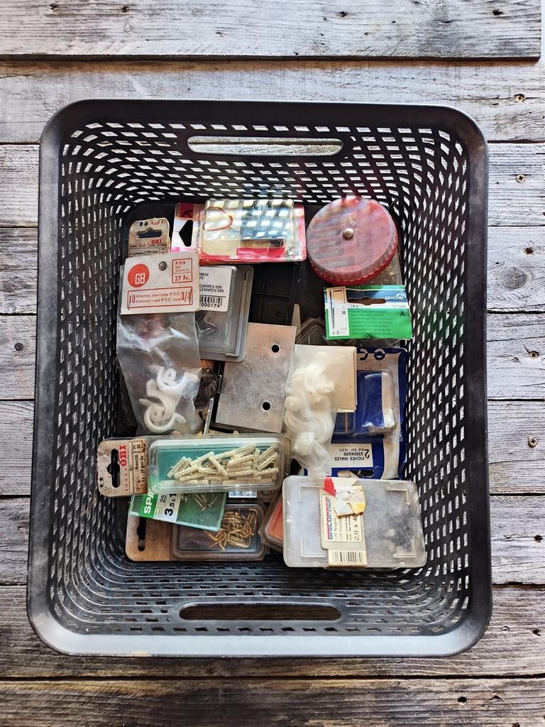 Grand lot de bricolage — vis, chevilles, pinces + rangement, Enlèvement, Comme neuf, Chevilles