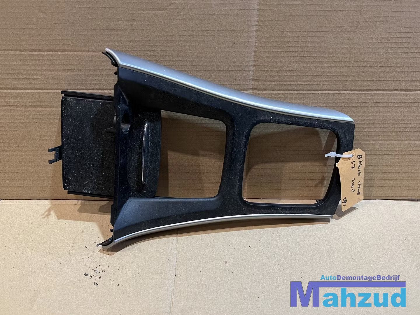 MERCEDES B-KLASSE W245 Middenconsole asbak 2005-2011 A169680, Mercedes-Benz AG, Mercedes-Benz, Utilisé, Mercedesstrasse 120
70372  Stuttgart, DE