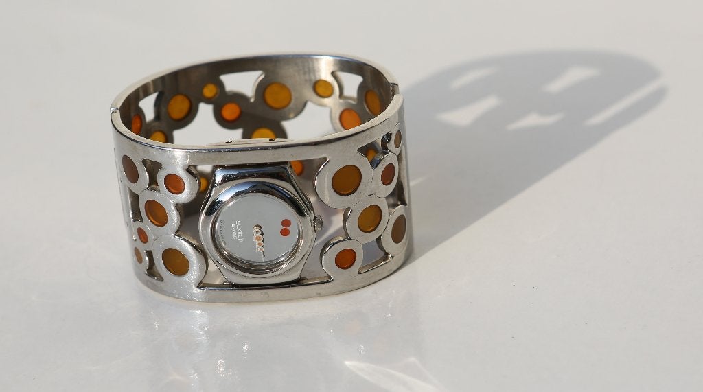 Montre Swatch femme de collection en acier, Bijoux, Sacs & Beauté, Enlèvement ou Envoi, Swatch, Avec strass, Acier
