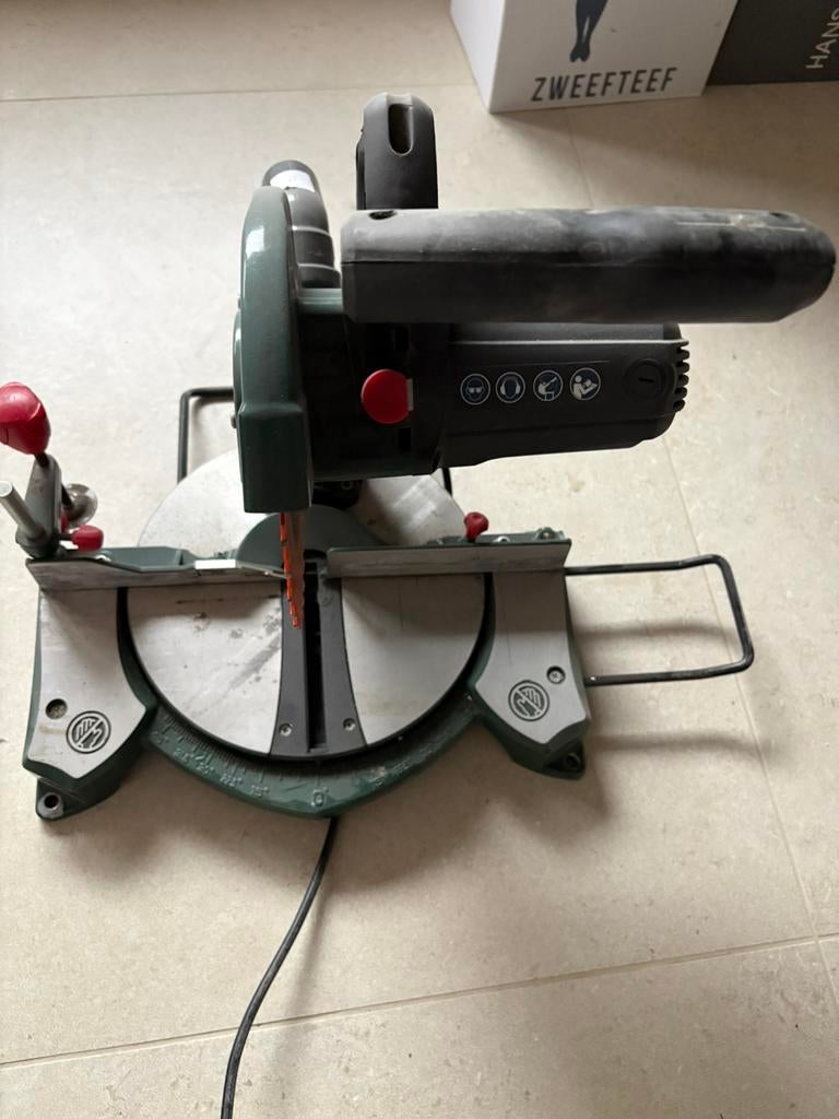 Lot handgereedschap + overschot bouwmateriaal, Bricolage & Construction, Outillage | Outillage à main, Comme neuf, Enlèvement
