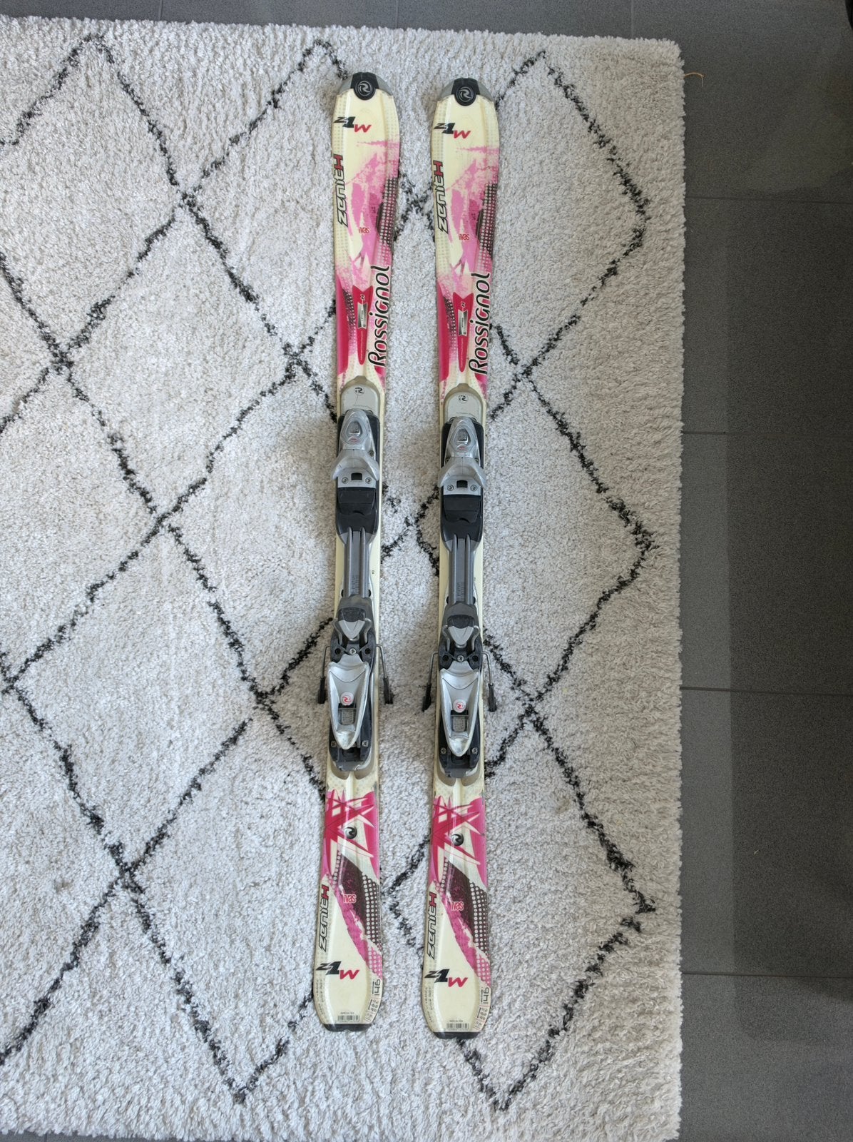 Skis Rossignol femme 146 cm avec fixations, Enlèvement ou Envoi, Skis, Rossignol, 140 à 160 cm