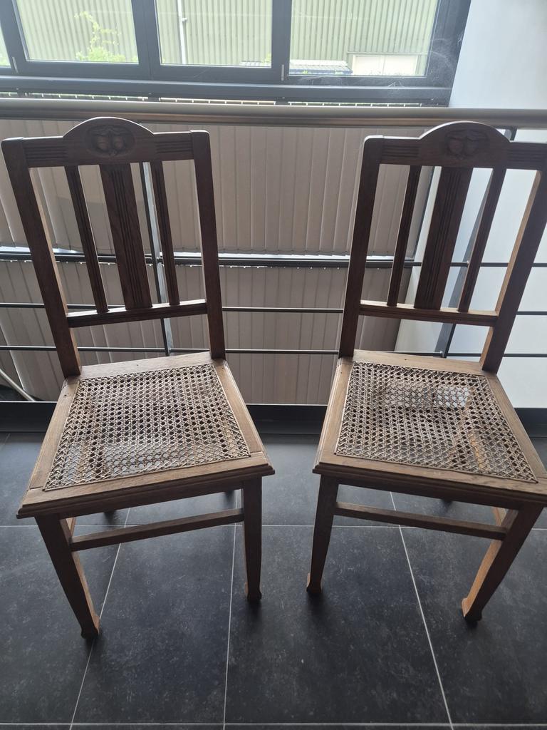 2 houten oude stoelen, Ophalen