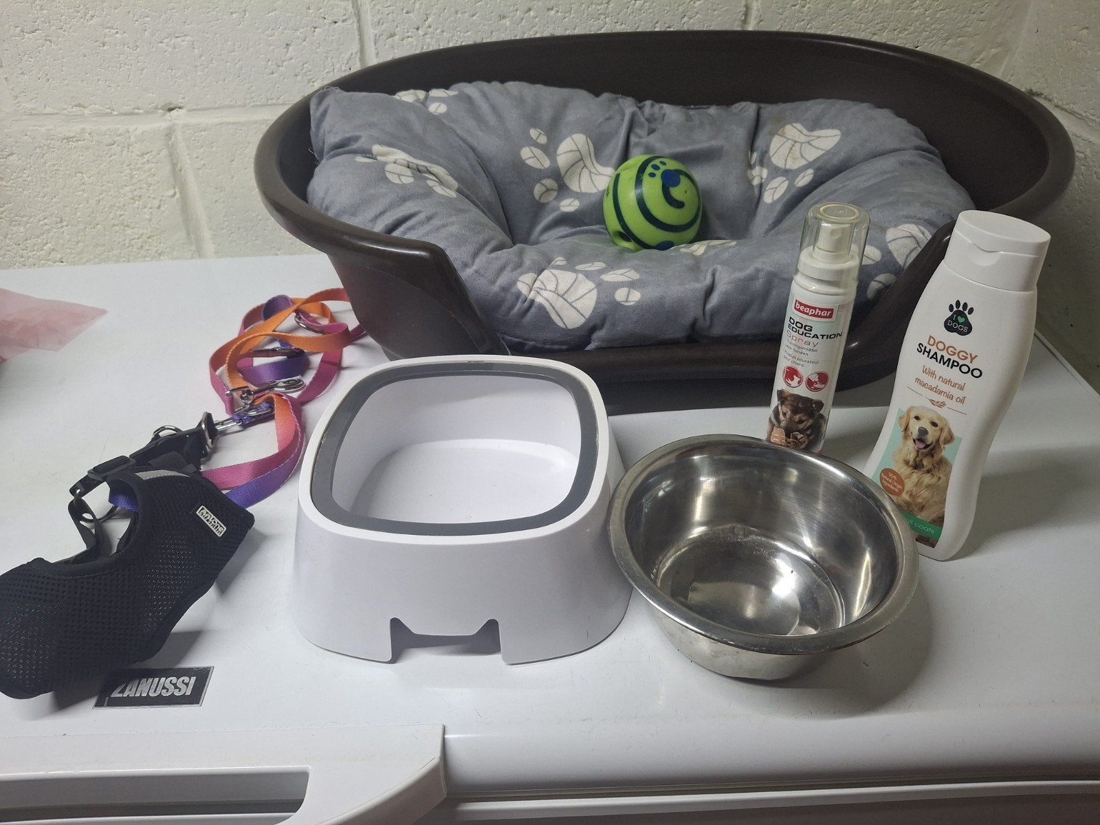 Alle toebehoren bal en shampoo  zijn al weg, Dieren en Toebehoren, Ophalen