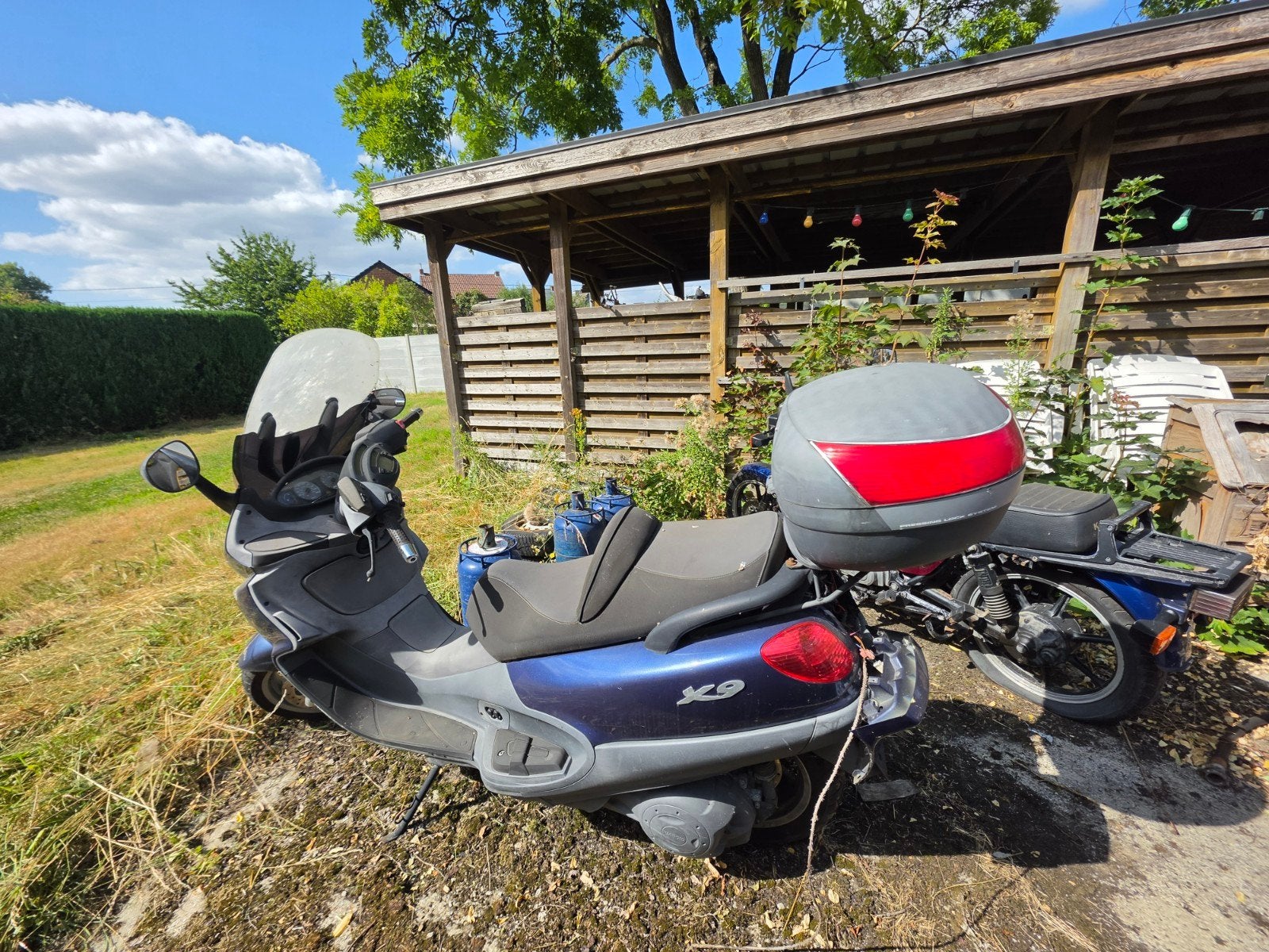 Piaggio X9 500 (pour pièces/à reparer)