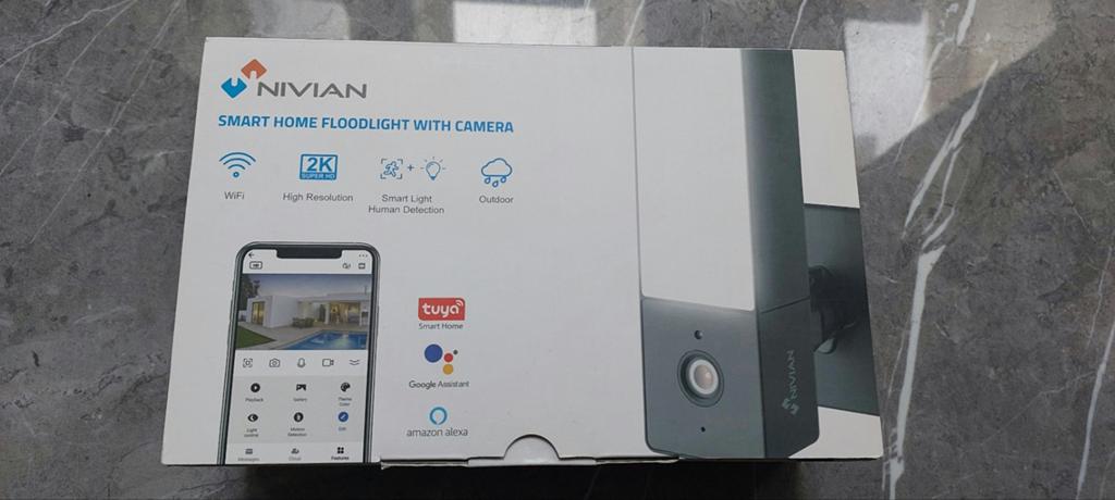Wi-Fi-bewakingscamera van het merk NIVIAN, Ophalen