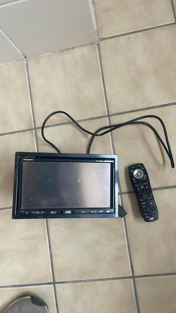 JVC radio met navigatie en afneembaar scherm, Enlèvement, Utilisé