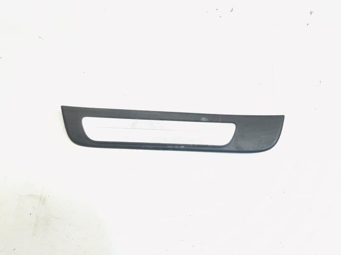 Marche-pied (list de couverture) gauche d'un Audi A4, Autos : Pièces & Accessoires, -, 3 mois de garantie, Audi, Utilisé