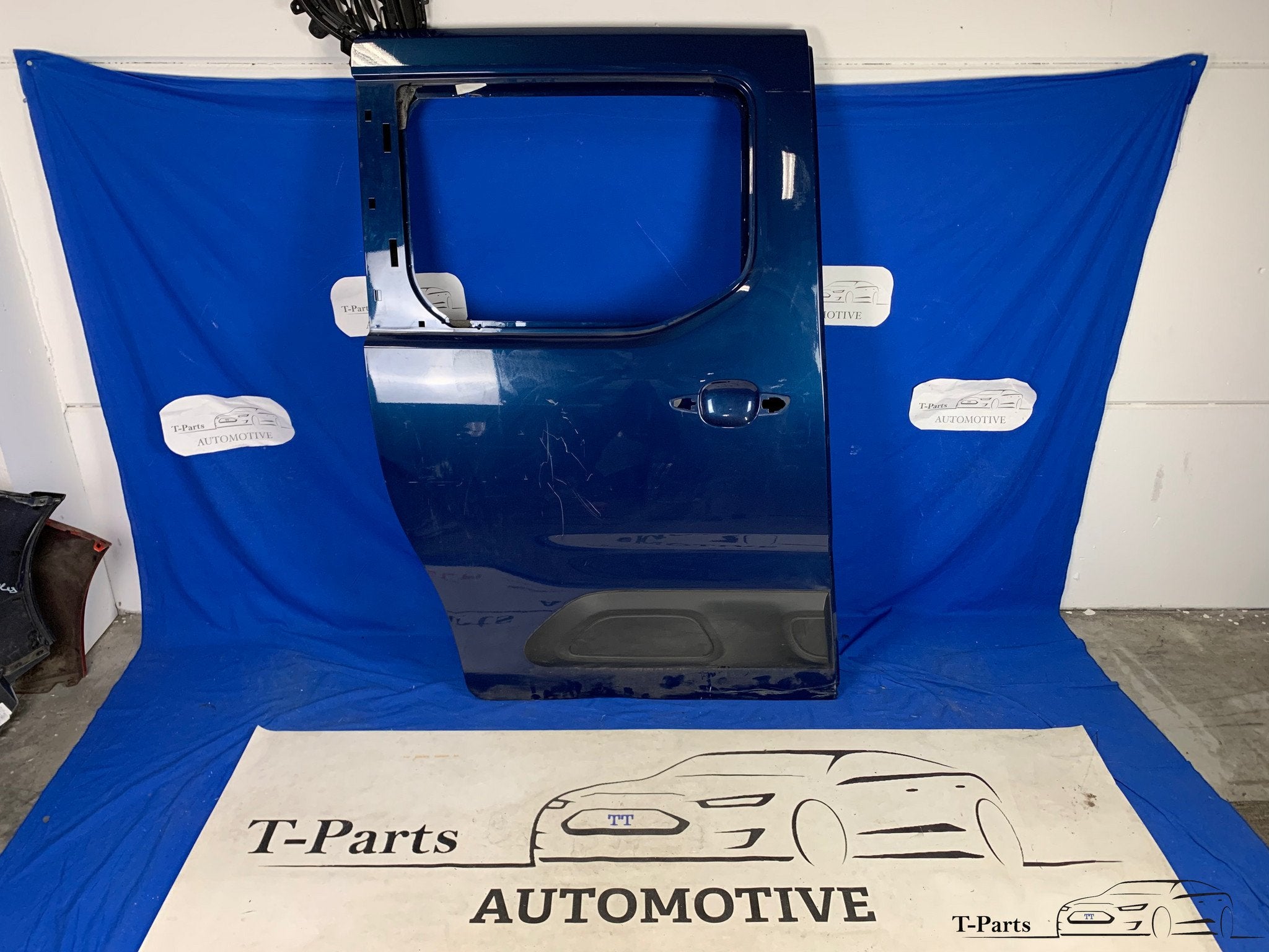 Porte coulissante c t droit Peugeot Partner, Taurusavenue 1
2132 LS  Hoofddorp, NL, Contact.group@renault.com, Stellantis N.V.