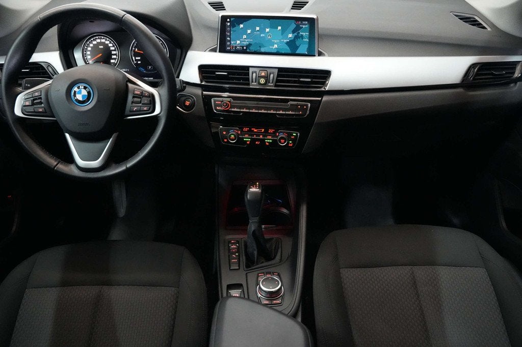 BMW X1 1.5iA xDrive25e Garantie Hybride Plug in Benzine E, Autos, BMW, X1, Achat, Entreprise, Carnet d'entretien