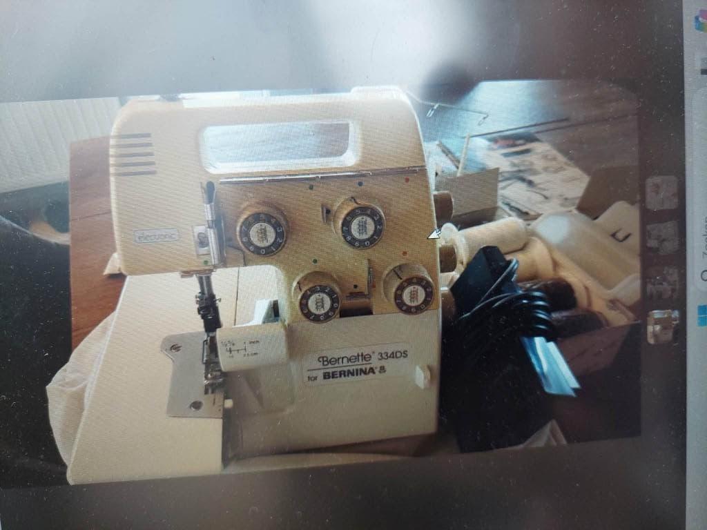 Overlock naaimachine Bernette 334D  (Bernina), Hobby & Loisirs créatifs, Machines à coudre & Accessoires, Utilisé, Machine à coudre