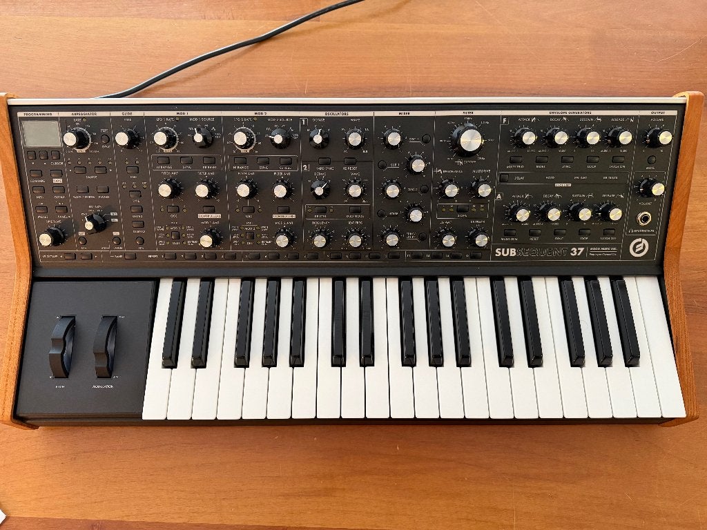 Moog Sub Sequent 37  -   2022 made in USA, Muziek en Instrumenten, Versterkers | Keyboard, Monitor en PA, Ophalen