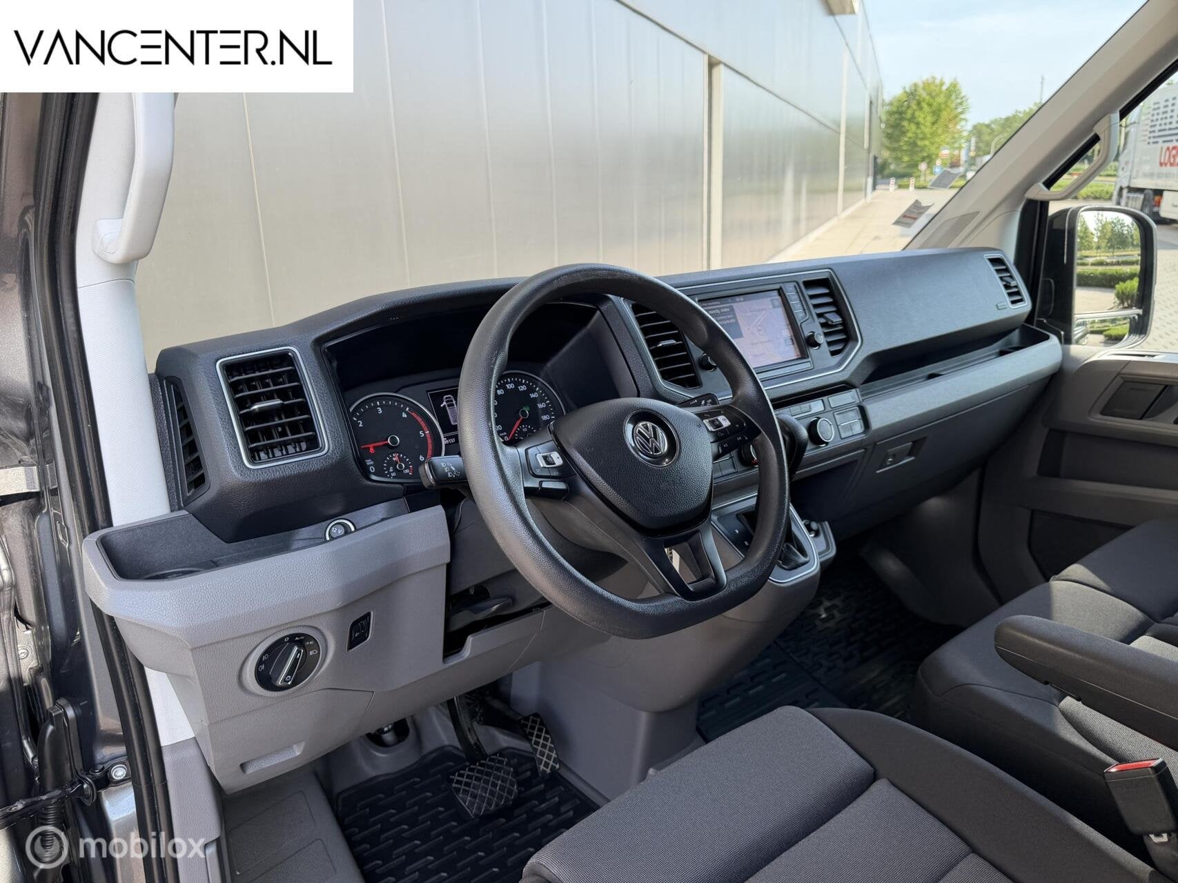 Volkswagen Crafter 2.0 TDI 140PK Automaat L3H3 Apple Carplay, Auto's, Stof, Gebruikt, 4 cilinders, Volkswagen