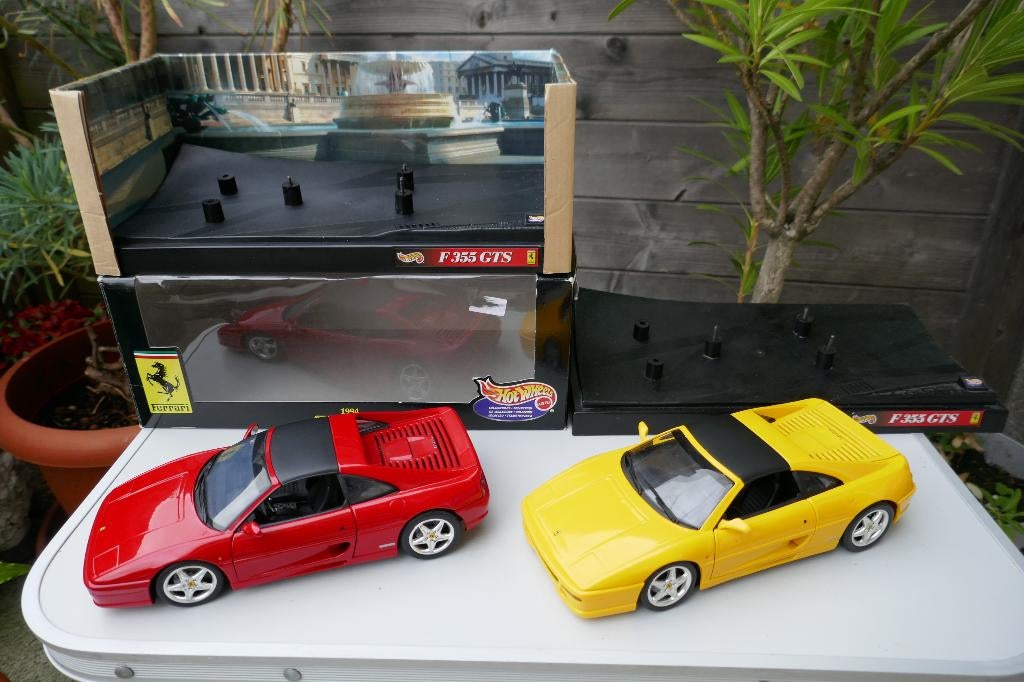 UNIEK : 2x Hotwheels 1/18 Ferrari F355 GTS, Enlèvement ou Envoi, Comme neuf, Voiture, Hot Wheels