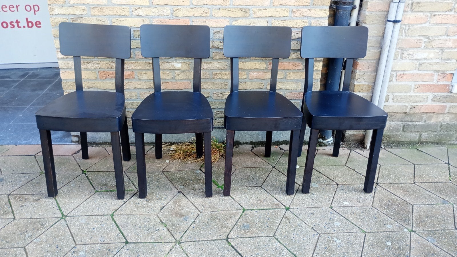 chaises design Paole Navarone, Enlèvement