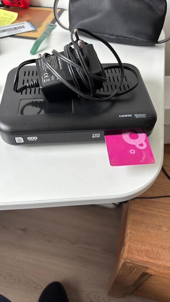 VOO Box - Decodeur TV, Audio, Tv en Foto, Schotelantennes, Zo goed als nieuw, Ophalen