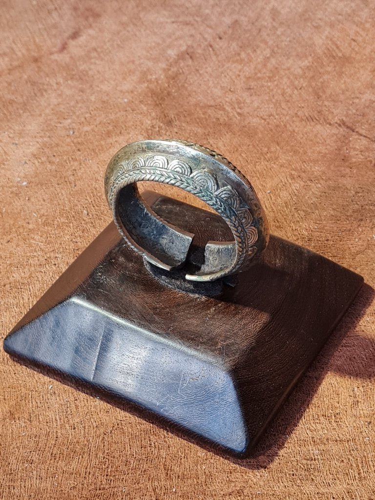Prachtig versierde armband, Gurma, Burkina Faso, Antiek en Kunst, Sieraad, Afrika, Handgemaakt, Ophalen of Verzenden